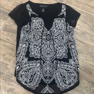 B&W top, sheer sleeves